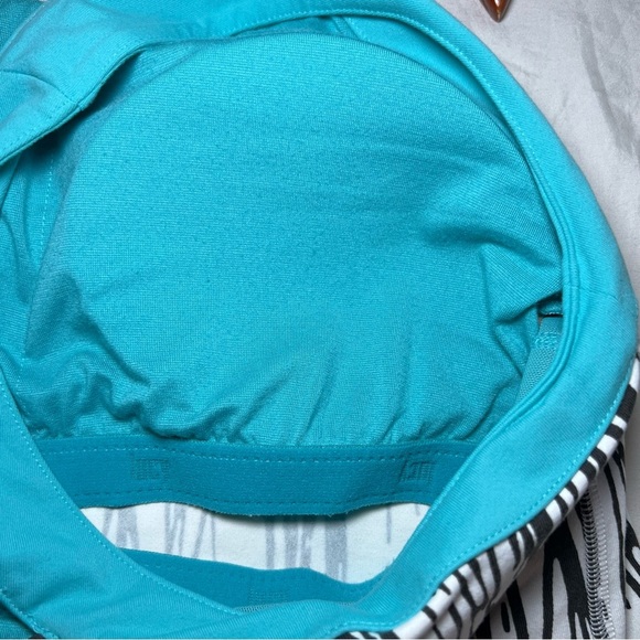 Lucy Powemax Top. Built in Padded Bra, Cross Strap Racer Back - Picture 7 of 10